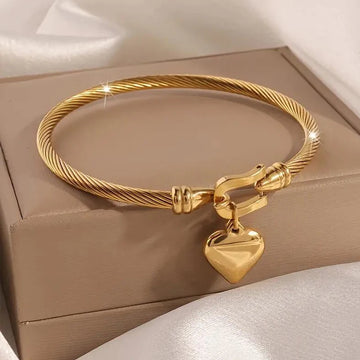 18K Gold Stainless Steel Heart Pendant Bangle – Elegant Charm Bracelet for Women