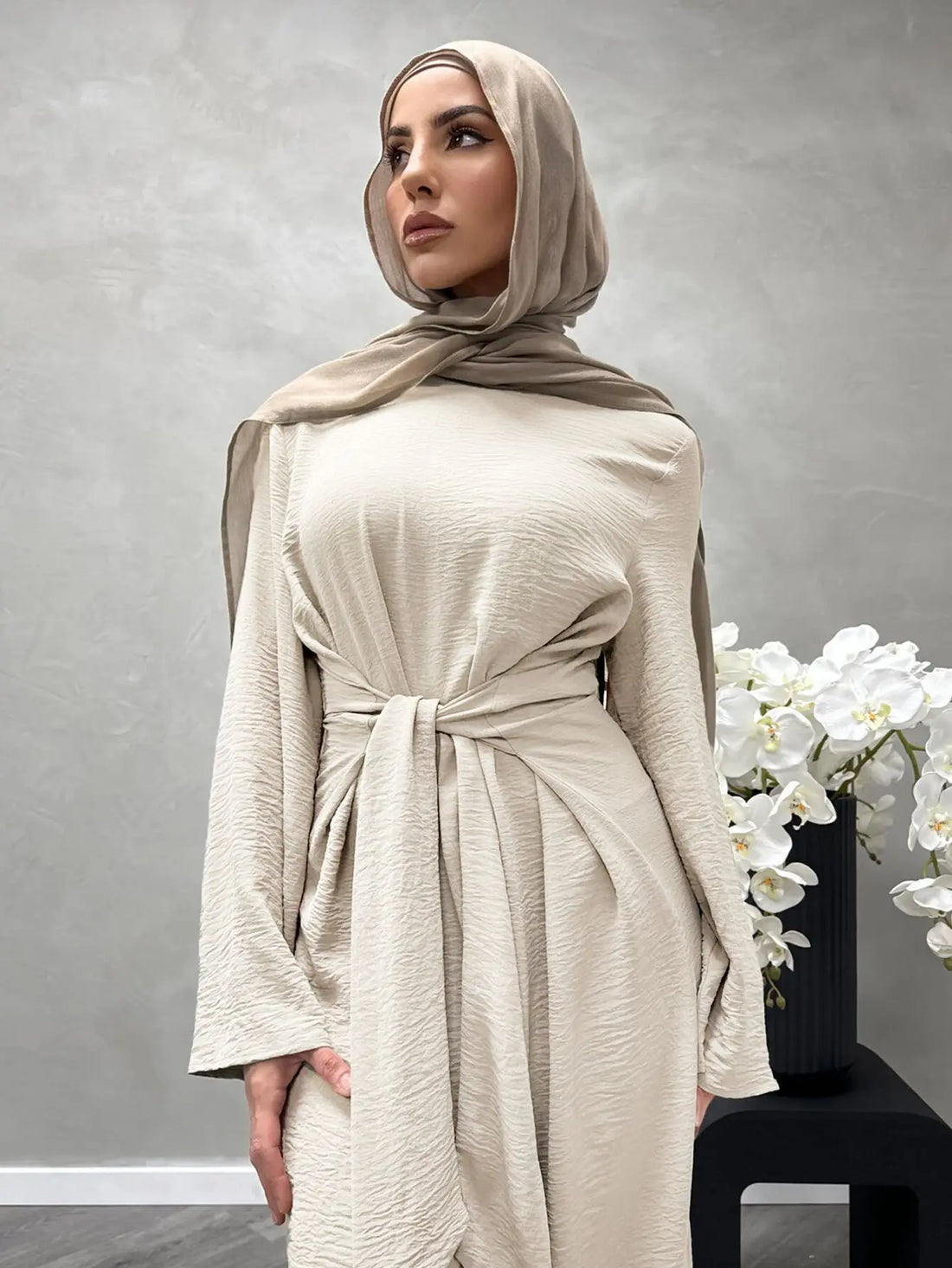 2025 Fashion Dubai Solid Belt Long Dresses For Muslim Woman Elegant Casual Marocain Islam Saudi Plain Caftan Turkish Clothing