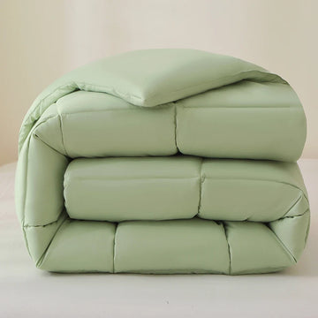 1 piece 100% polyester 250g per square meter filling 220*220cm white or green quilted comforter